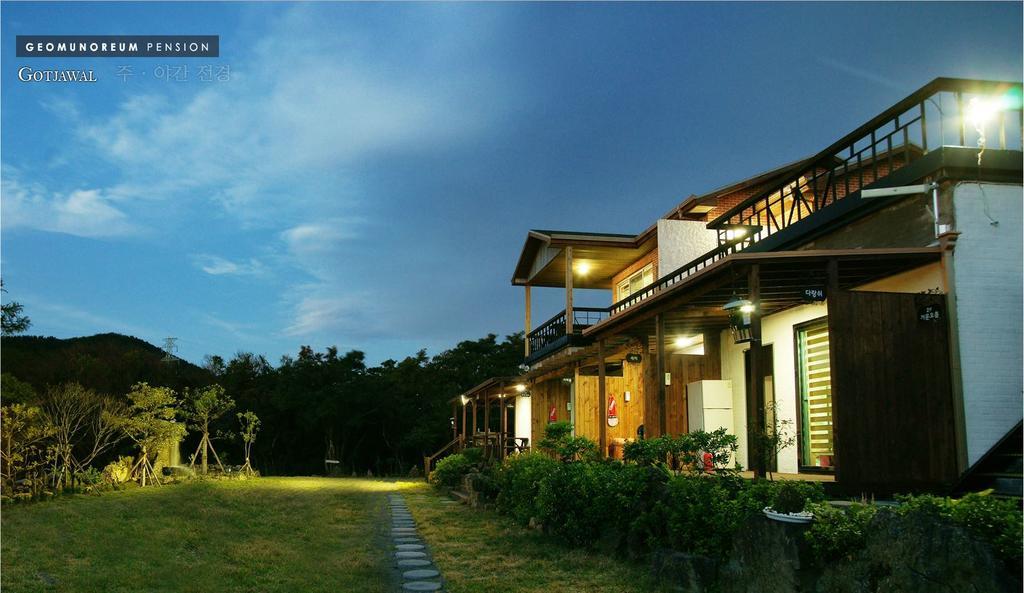 Gotjawal Geomunoreum Pension Jeju Exteriör bild