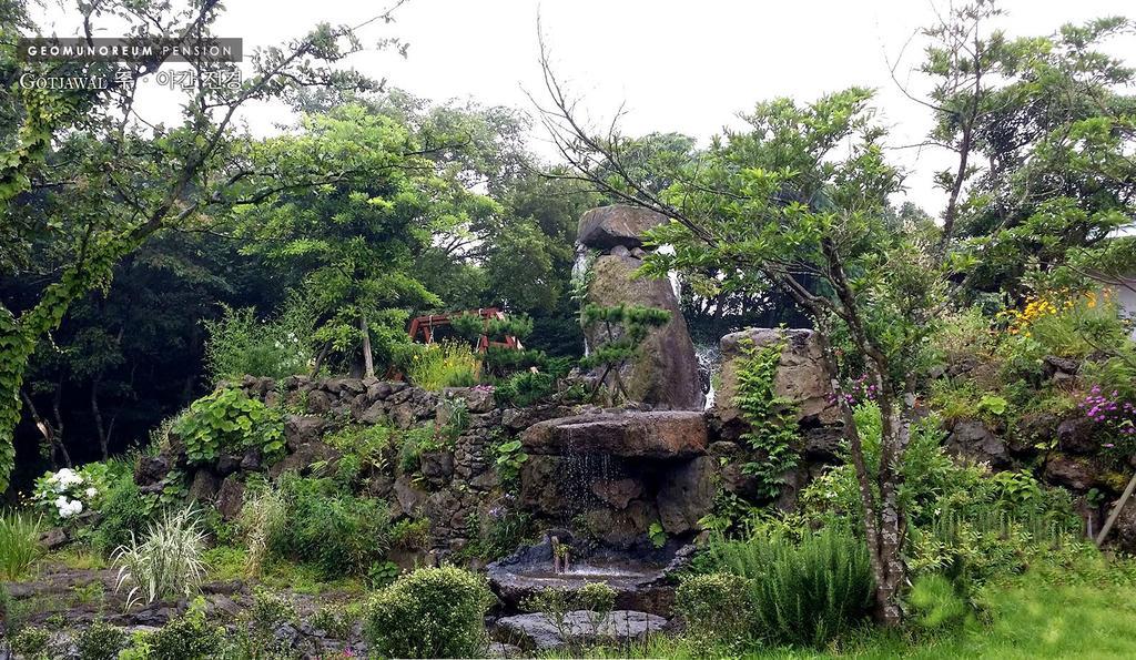 Gotjawal Geomunoreum Pension Jeju Exteriör bild