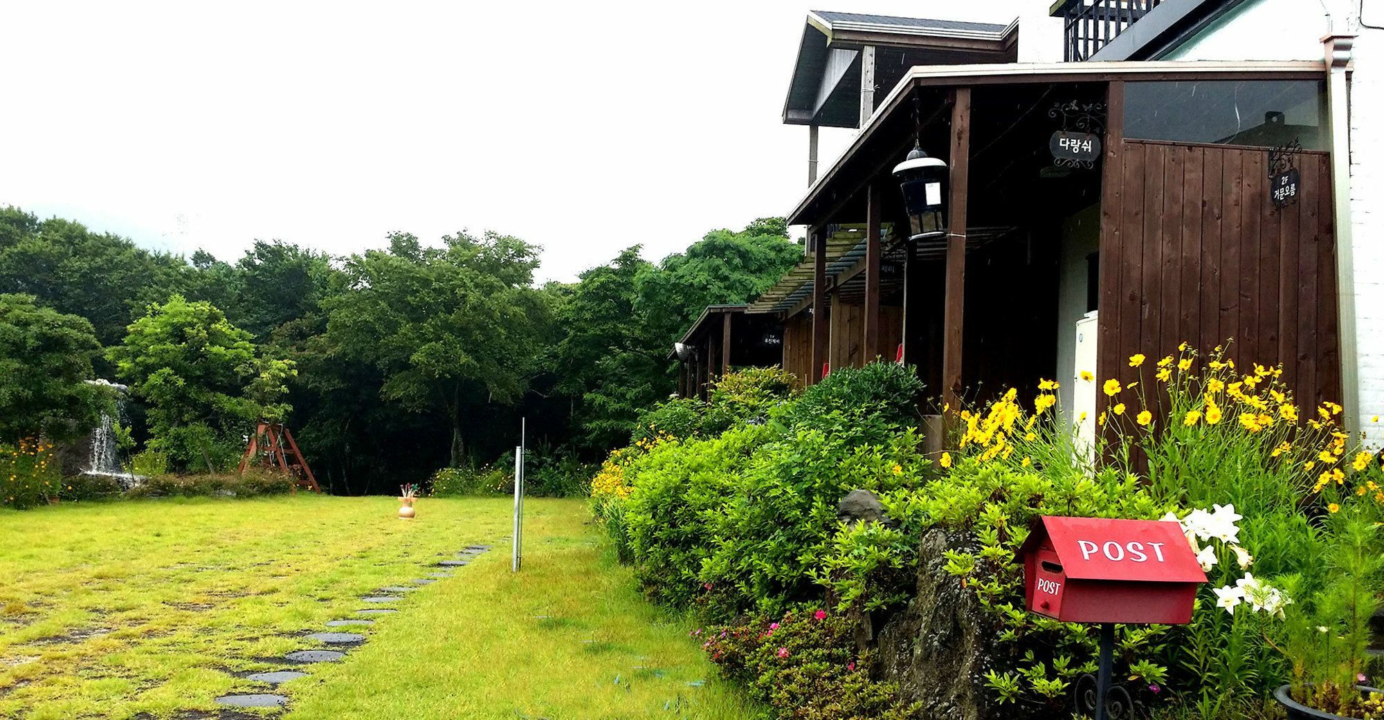 Gotjawal Geomunoreum Pension Jeju Exteriör bild