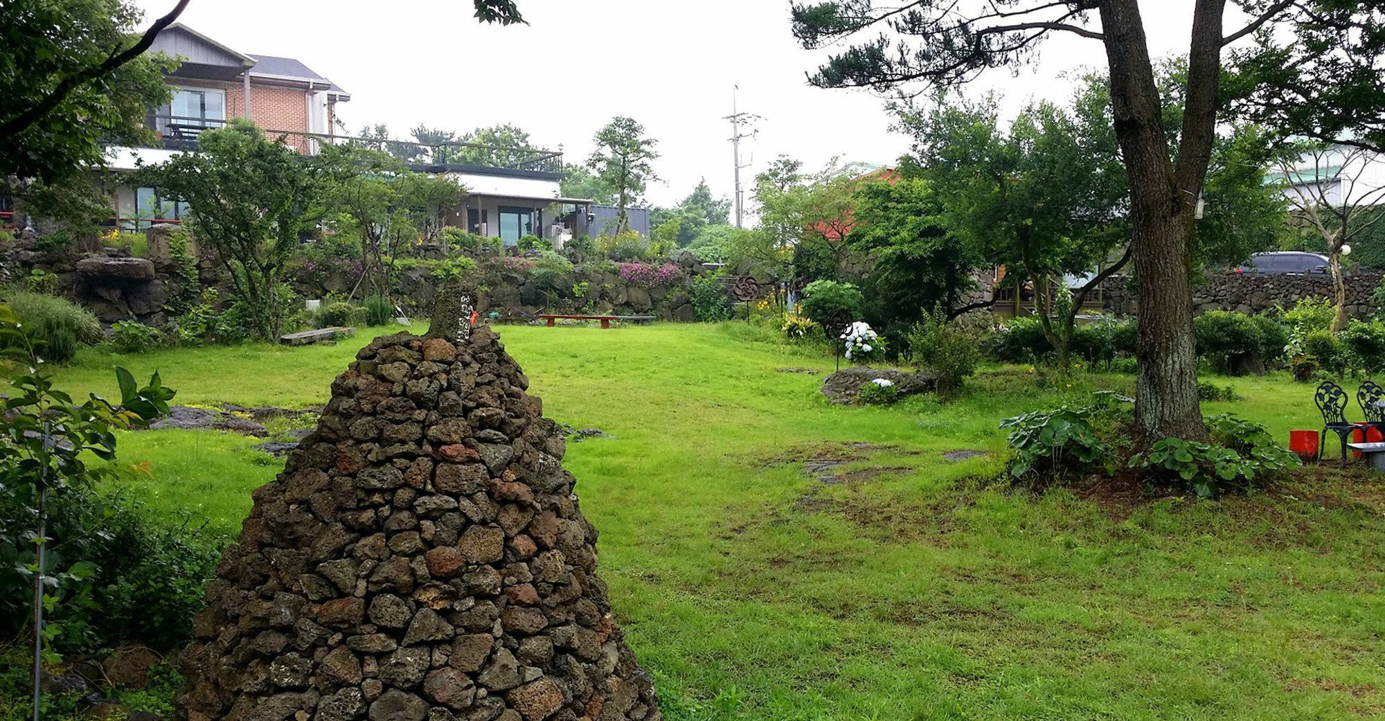 Gotjawal Geomunoreum Pension Jeju Exteriör bild